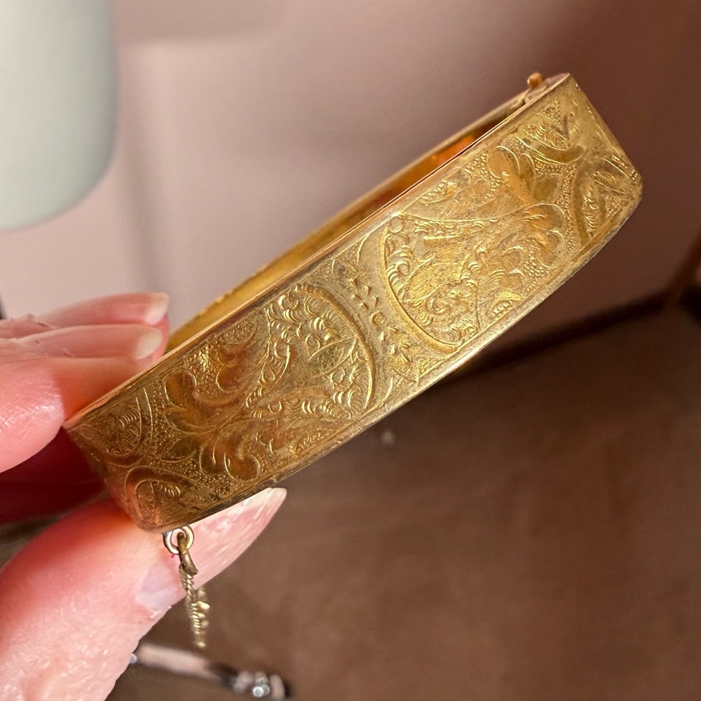 Antique Victorian 1880 stamped Gold filled Floral Etched Bangle Bracelet - Picture 3 of 16